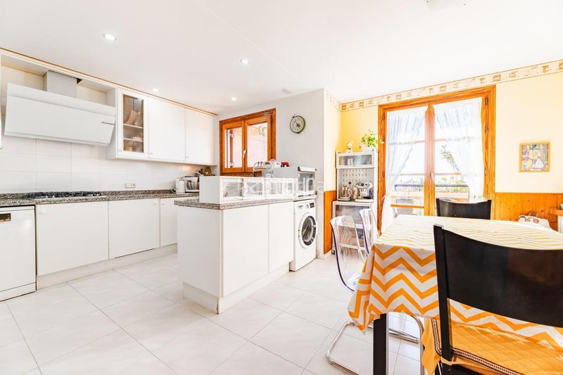 Foto c2a868a0-3a95-451e-9d4d-8cf00a61389d. Maison jumelée avec chauffage parking dans Mas Camarena Bétera