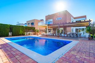 Chalet en Torre en Conill-Cumbres de San Antonio