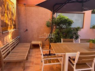 Casa adossada a Centro. Adosado en venta