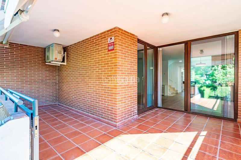 Foto 1a8495f4-0bb3-45a7-b46f-362f0b8fb4c8. Casa adossada amb calefacció aparcament piscina a Bétera