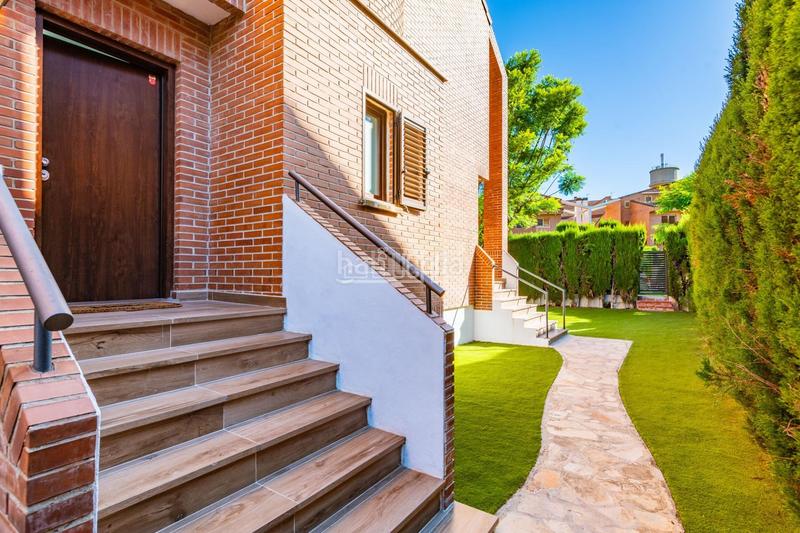 Foto f1f70d58-97dd-4f77-bd6d-be6fad645e84. Casa adossada amb calefacció aparcament piscina a Bétera