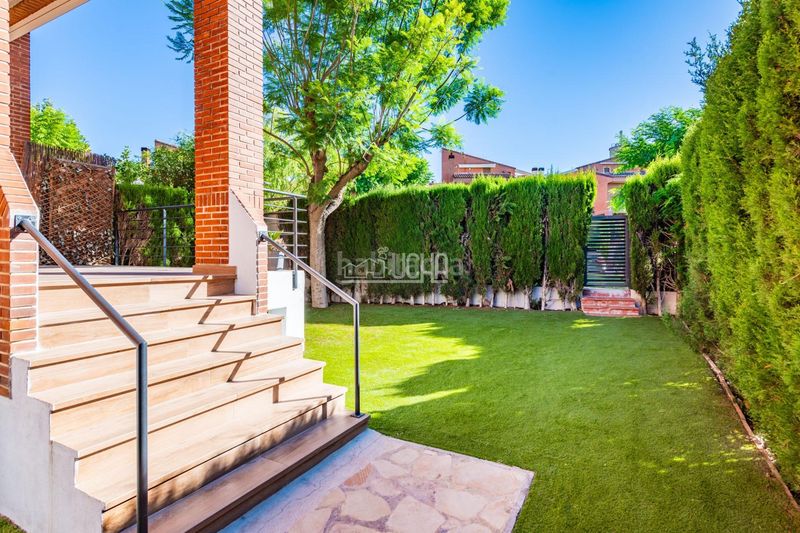 Foto 0ff298d9-42b3-427e-8753-b5cc021ca792. Casa aparellada amb calefacció aparcament piscina a Bétera