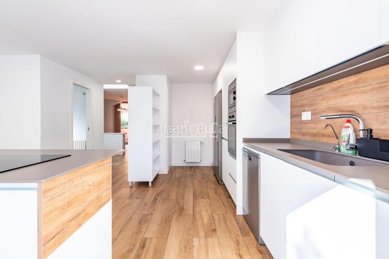 Foto 4289e903-1f6f-431f-afe2-3e2194bc2f72. Maison jumelée avec chauffage parking piscine dans Mas Camarena Bétera