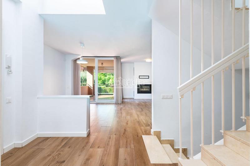 Foto 5bd9e4c9-c1a4-47c2-b4d8-6b49d5a515ba. Maison jumelée avec chauffage parking piscine dans Mas Camarena Bétera