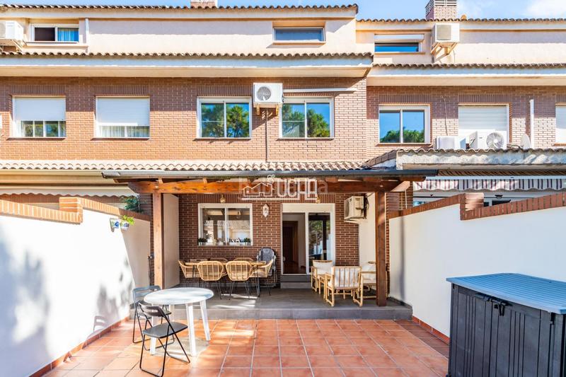 Foto 00d9064b-a226-416d-b535-2687c3d241ac. Casa adosada exclusiva vivienda adosada en Mas Camarena, en Bétera