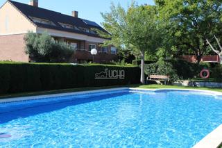 Reihenhaus in Mas Camarena. Exclusiva vivienda adosada en mas camarena, bétera