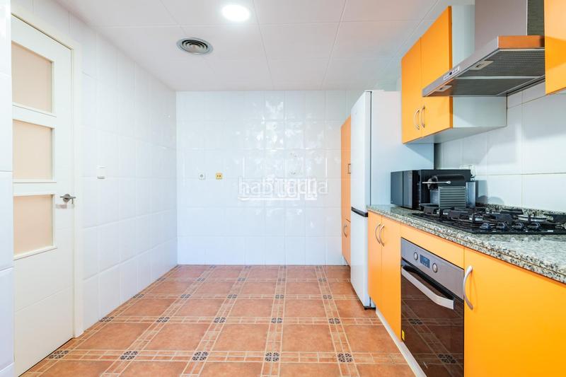 Foto 761738bc-14bd-40f4-b789-1fb254c6046a. Casa adosada exclusiva vivienda adosada en Mas Camarena, en Bétera