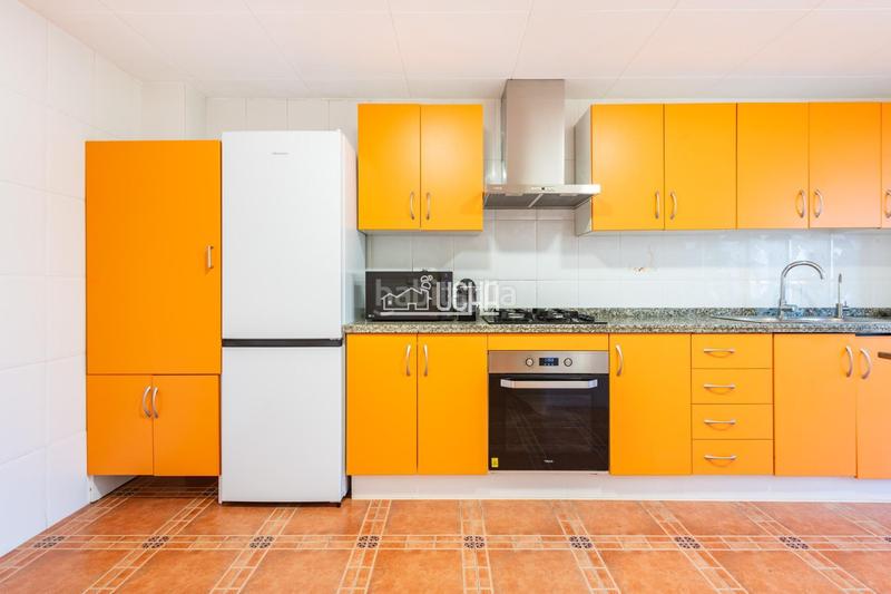 Foto 99175c7c-7a99-4d6c-a6cd-a1c4603a3453. Casa adosada exclusiva vivienda adosada en Mas Camarena, en Bétera