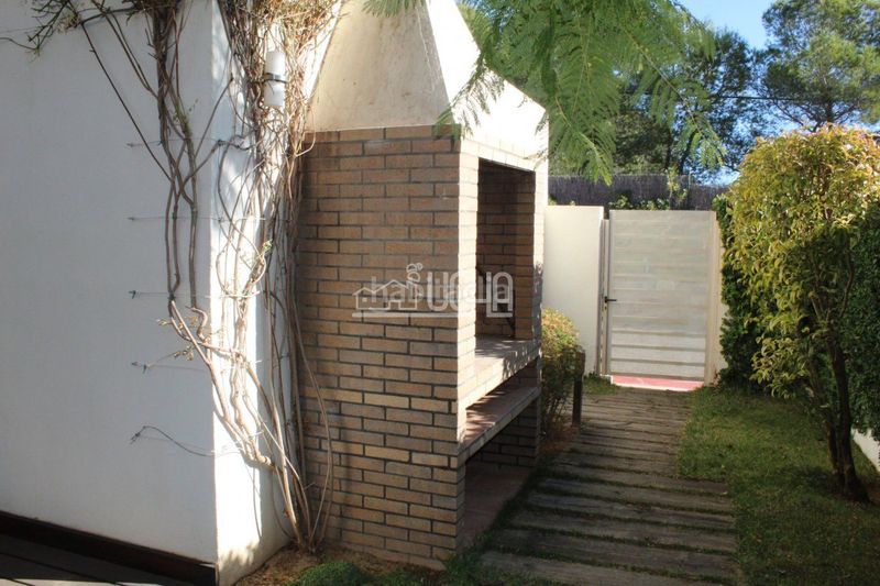 Foto 511f2918-5a9a-4f81-b3c6-5577bbe7cb9b. Miete doppelhaus mit heizung parking pool in Torre en Conill-Cumbres de San Antonio Bétera
