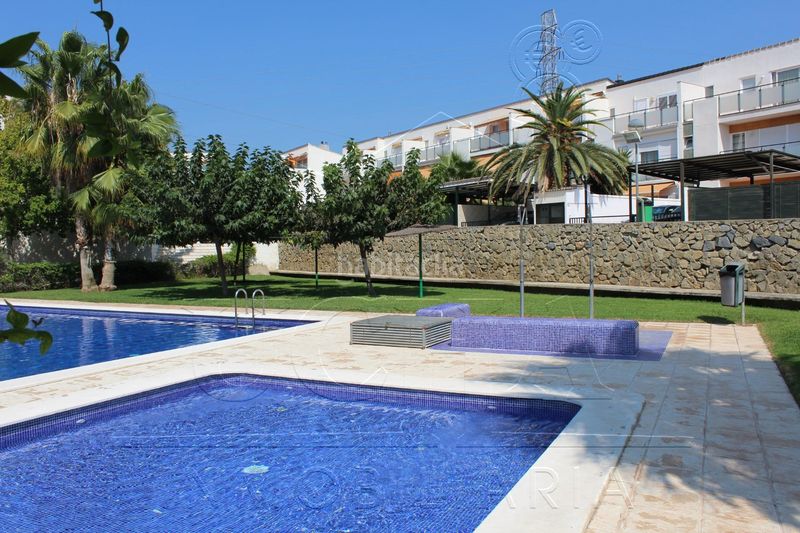 Foto be7c730e-7d2c-4c0f-86f8-ff53ec050ca3. Casa adossada amb calefacció aparcament a Mas Camarena Bétera
