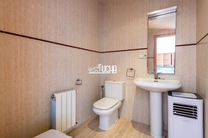 Foto 10835b6b-9e93-4455-a3f9-d837edabe5e2. Casa adossada amb calefacció aparcament piscina a Bétera