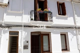 Lloguer Casa  Calle peris mencheta. Casa con encanto loft de tres alturas a pasos del tranvía y la p