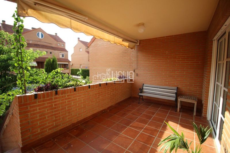 Foto 599caec7-b63e-497b-9b00-8a22dd62c342. Casa adossada amb calefacció aparcament piscina a Bétera