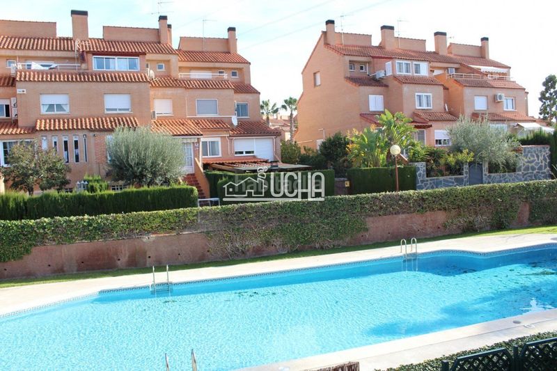 Foto a2423cc5-829d-48e6-a6e9-d8d01e9250d3. Casa adossada amb calefacció aparcament piscina a Bétera