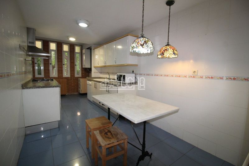 Foto a944835d-7621-4188-a061-3a1d8d27343e. Casa adossada amb calefacció aparcament piscina a Bétera