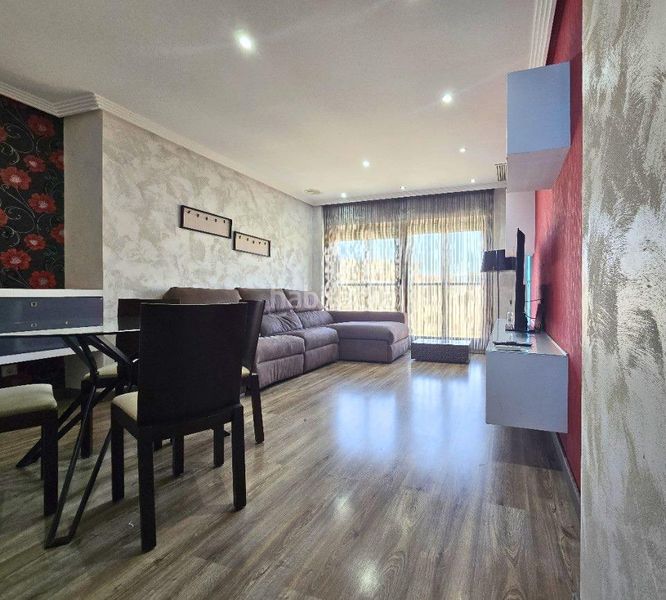 Foto da7ba8fb-2ba9-45d8-837a-27c18c18a1b4. Rent flat with heating parking in El Toscar Elche / Elx