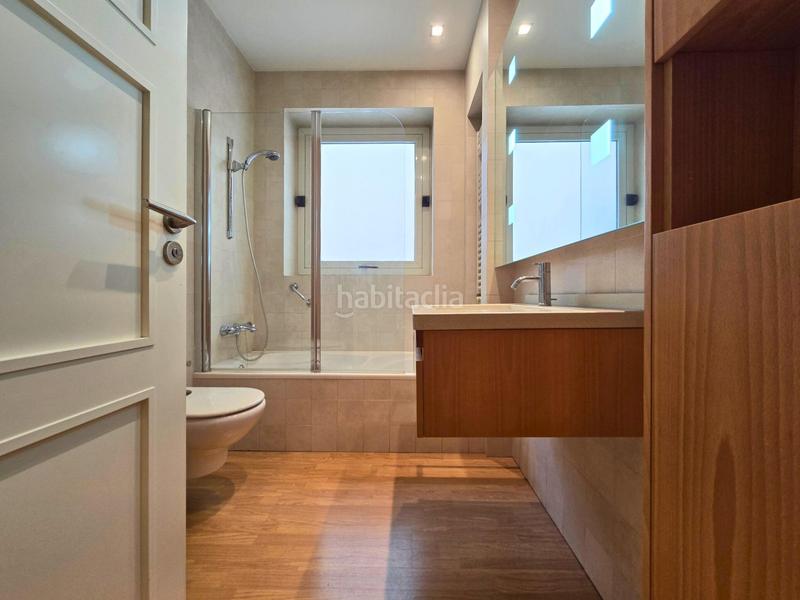 Foto d973abc8-4025-47fb-a2a3-dc567b7c2c0a. Alquiler piso alquiler vivienda Centro. en Centro Elche / Elx