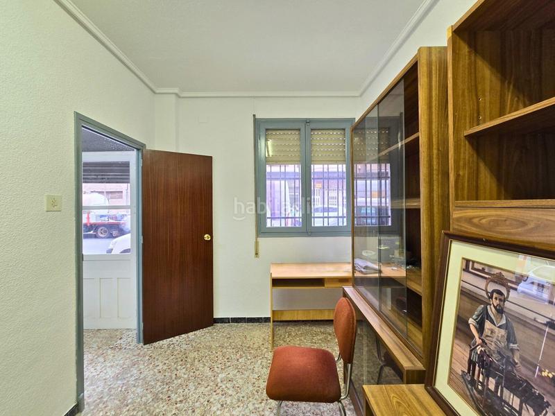 Foto 917e01aa-5ddc-410a-8685-fda55651940c. Lloguer local comercial a Plaza Crevillente - Antiguos Juzgados - El Asilo Elche / Elx