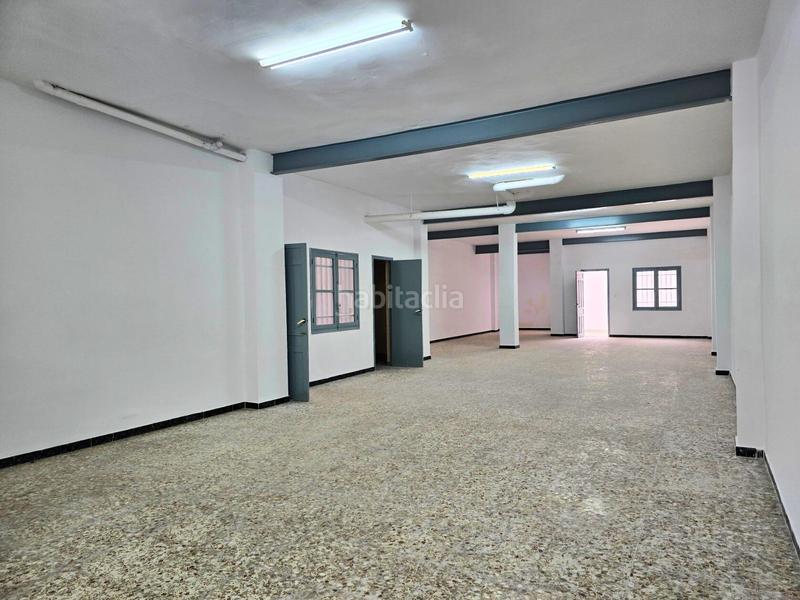 Foto a3cb176a-cc02-407f-878d-f851b6e7154c. Lloguer local comercial a Plaza Crevillente - Antiguos Juzgados - El Asilo Elche / Elx