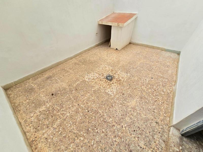 Foto f33a8c2e-7ef7-451a-81fd-5eb11b709dfc. Lloguer local comercial a Plaza Crevillente - Antiguos Juzgados - El Asilo Elche / Elx