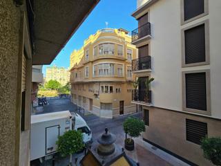 Lloguer Local Comercial a Centro. Alquiler entresuelo comercial en pleno centro de elche