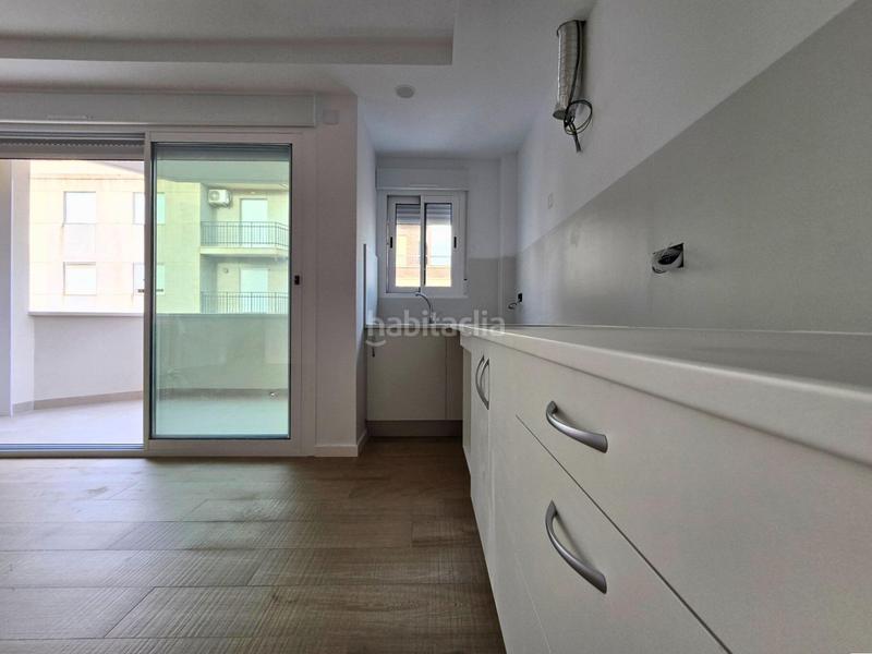 Foto c26d3ecb-2c73-4e71-9a81-8da7e4435358. Location appartement dans calle espronceda 9 dans Sector V Elche / Elx