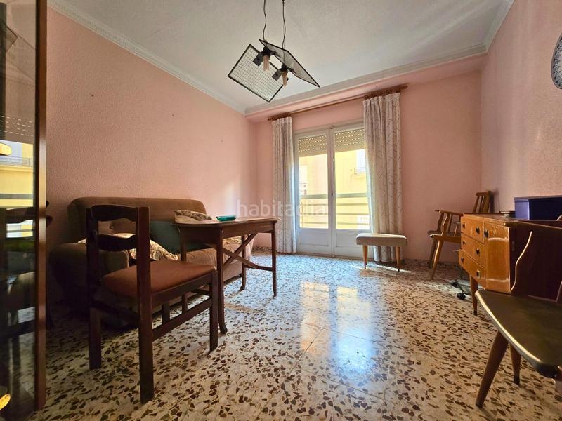 Foto f0ef0009-01bc-46fd-a9b0-0d0de8267d51. Pis a Reina Victoria - Miguel Hernández Elche / Elx