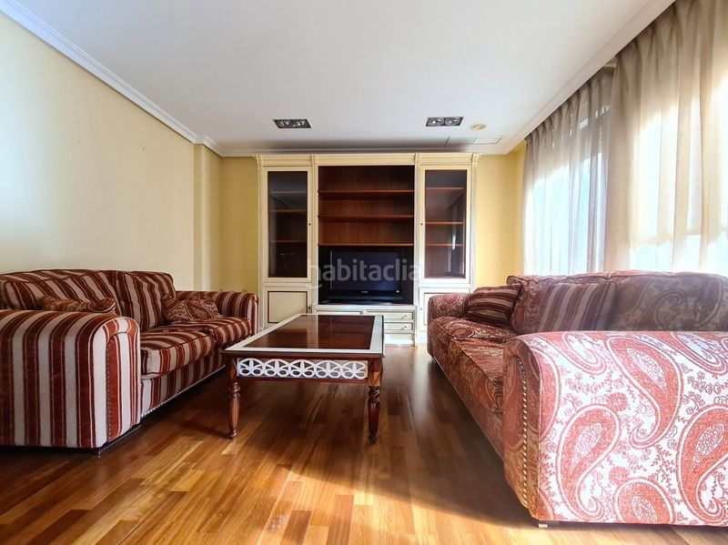 Foto 96bc99fa-040a-4c9b-818b-8447b3dc9765. Rent flat in Centro Elche / Elx