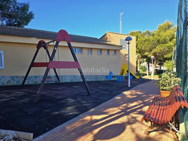 Foto 51e51f7a-f606-4578-a0f5-1a55f279c9f8. Xalet amb piscina a Centro Santa Pola