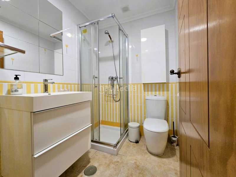 Foto aab3d97d-efe3-46fb-9501-eddeda9d63f3. Xalet amb piscina a Centro Santa Pola