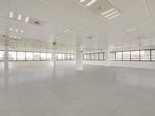 Rent Office space  Calle fluvià. Oficinas  de 350m en alquiler en el parque empresarial 22