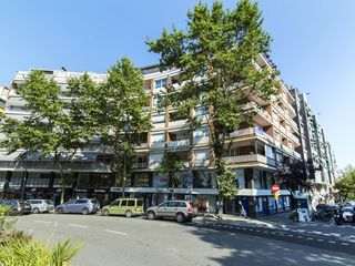 Lloguer Aparcament cotxe a Carrer ganduxer 34. Plaza de parking de moto en alquiler en edificio residencial en