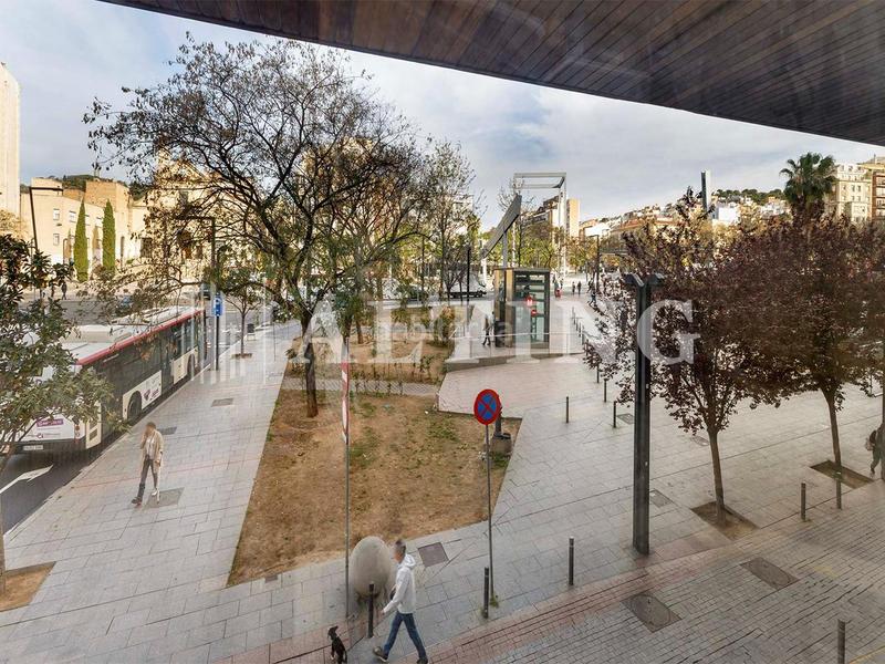 Foto 1968e0ca-7338-4807-b39b-f565bb61d56b. Alquiler oficina espaciosas oficinas en alquiler en plaza lesseps en Barcelona