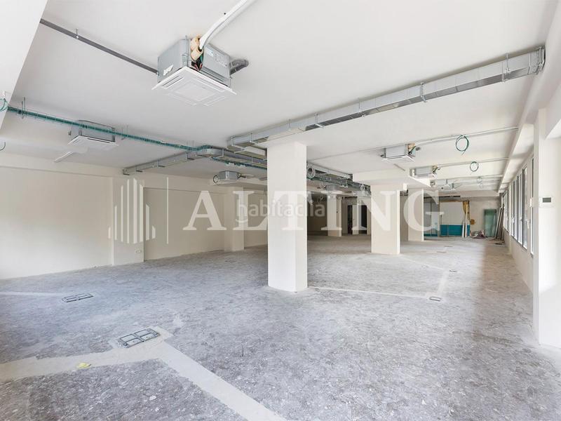 Foto 1e8c3f17-8269-414c-badb-76363b669fa0. Alquiler oficina espaciosas oficinas en alquiler en plaza lesseps en Barcelona