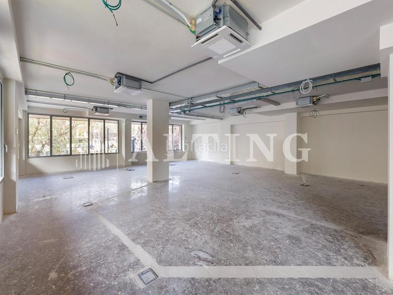 Foto 80c347b8-76a5-45f9-91f5-f5310dc7b820. Alquiler oficina espaciosas oficinas en alquiler en plaza lesseps en Barcelona