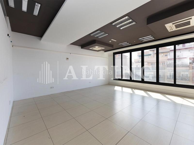 Foto 03764a84-09c3-438f-a98b-98d787435f9c. Rent office space with heating in Sant Ramon - Maternitat Barcelona