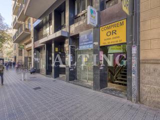 Oficina a Carrer villarroel 191. Oficinas de 90m en venta junto a metro hospital clnic