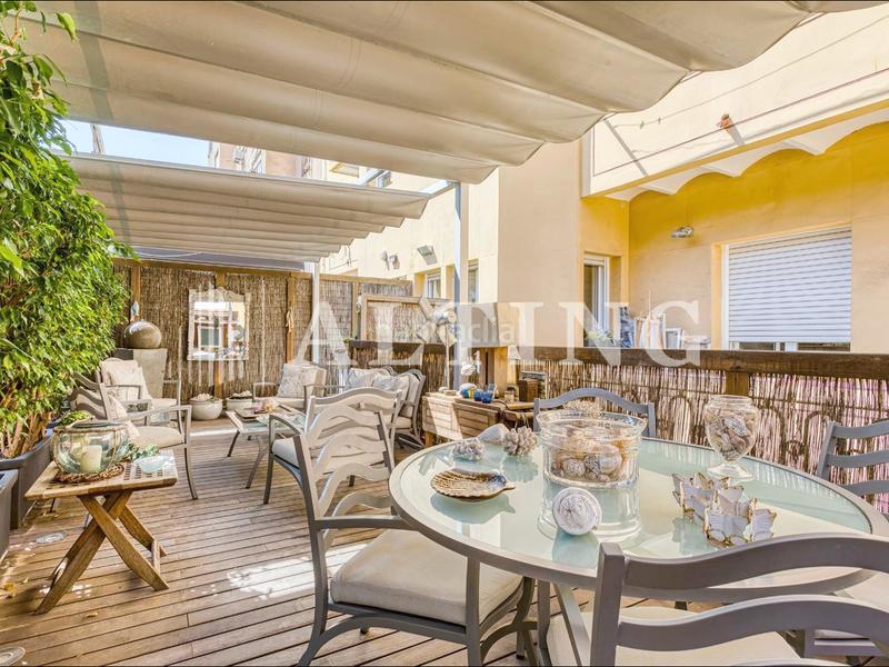 Foto 39115d8b-e940-4b21-92cb-1a7e34b97f01. Piso exclusiva vivienda con gran terraza en finca catalogada en Barcelona