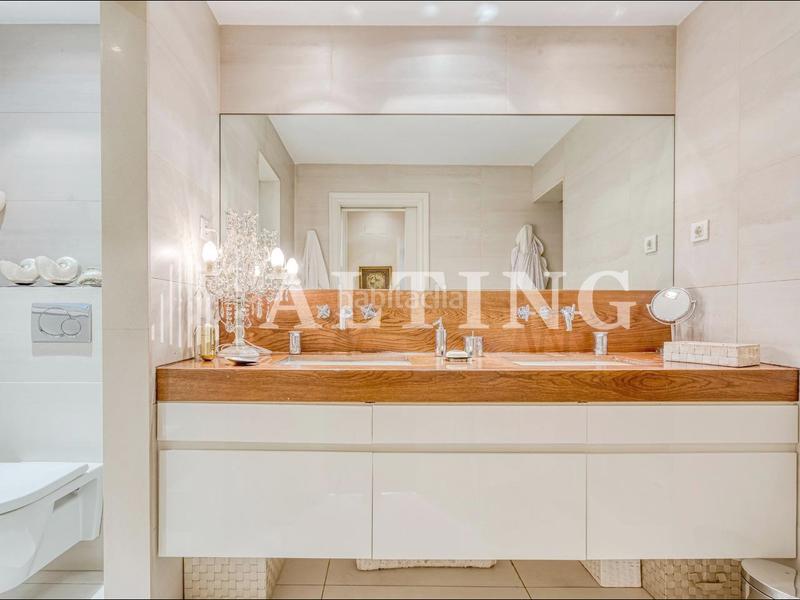 Foto 48cfcc68-cc92-439b-ae2b-472ec6294eb0. Piso exclusiva vivienda con gran terraza en finca catalogada en Barcelona