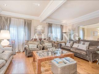 Pis  Carrer balmes. Exclusiva vivienda con gran terraza en finca catalogada
