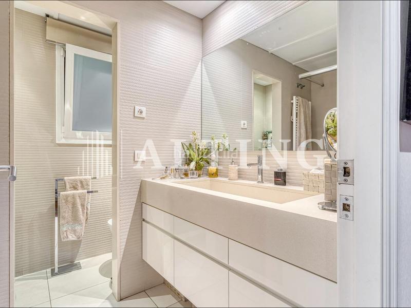 Foto a14dcfd7-673e-4fde-a8fe-b4ba2e44eb89. Piso exclusiva vivienda con gran terraza en finca catalogada en Barcelona