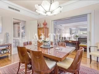 Piso  Carrer balmes. Exclusiva vivienda con gran terraza en finca catalogada