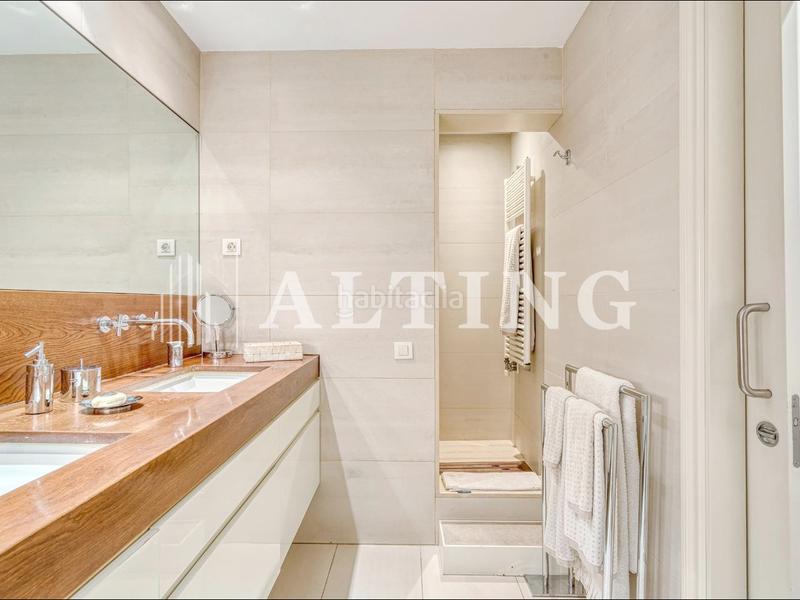 Foto e9860bcd-78fc-4f0e-8a05-45e4bd489cf5. Piso exclusiva vivienda con gran terraza en finca catalogada en Barcelona
