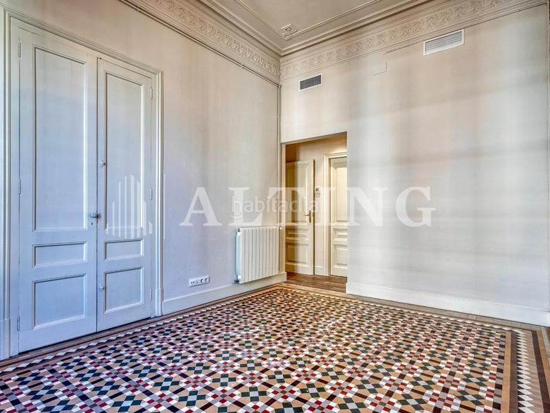 Foto 8f64230e-6543-4114-b3d6-176e78853bce. Rent office space with heating in Dreta de l´Eixample Barcelona