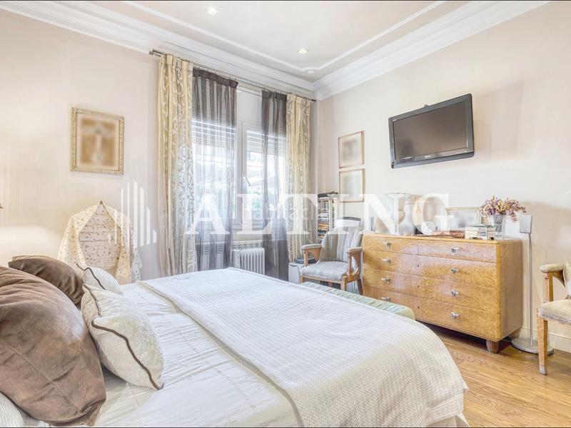 Foto cb99c553-bd3c-4ee8-b8ff-d15af33befaa. Oficina potencial oficina con gran terraza en venta en sant gervasi en Barcelona