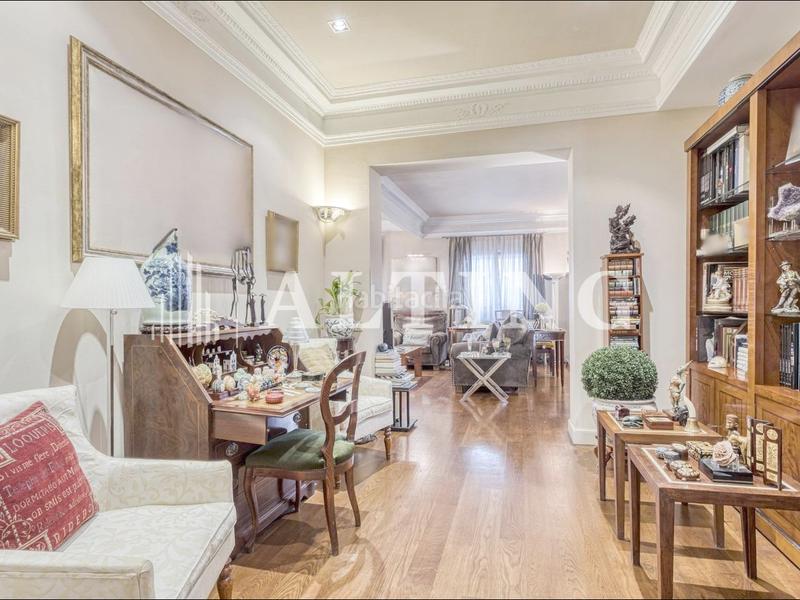 Foto fe3ef37c-102c-44b1-b6d3-b2c8410b4275. Oficina potencial oficina con gran terraza en venta en sant gervasi en Barcelona