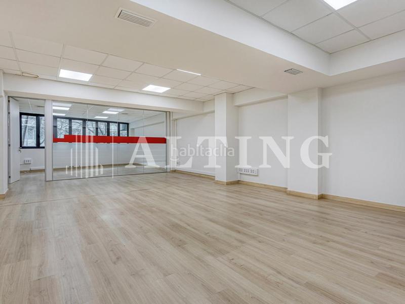 Foto 47bb630c-a589-42d9-9b48-a4c74370aefe. Location bureau dans calle travessera de les corts 241 dans Barcelona