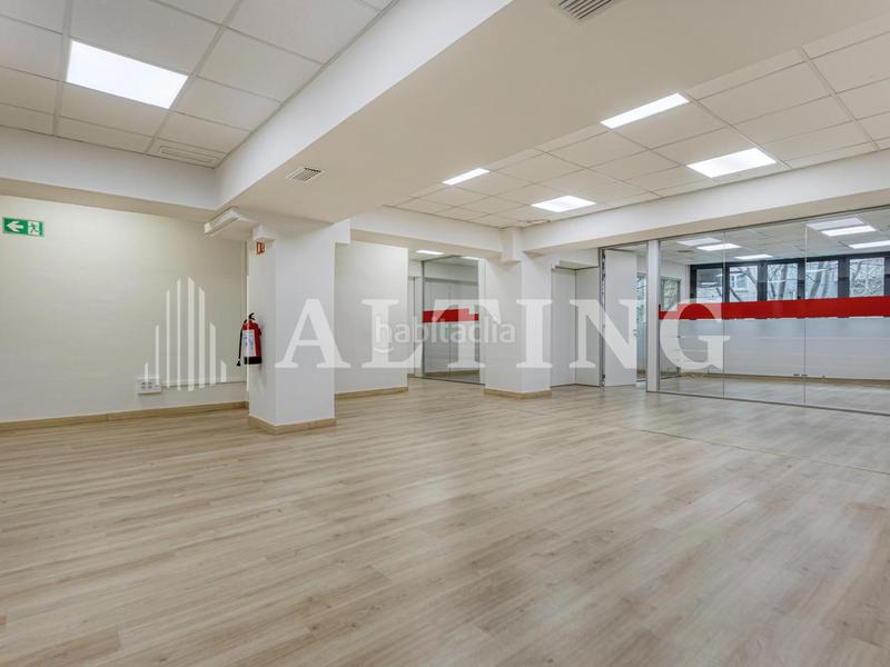 Foto 77be3e0b-0ba9-46b9-8f48-fd541cabf0eb. Location bureau dans calle travessera de les corts 241 dans Barcelona