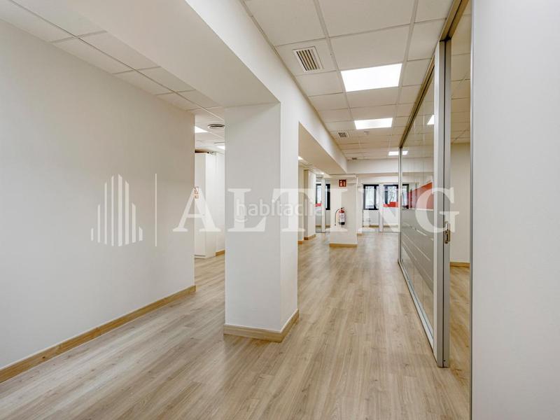 Foto 90e5ecba-5678-4471-813c-a8a1f996d013. Location bureau dans calle travessera de les corts 241 dans Barcelona