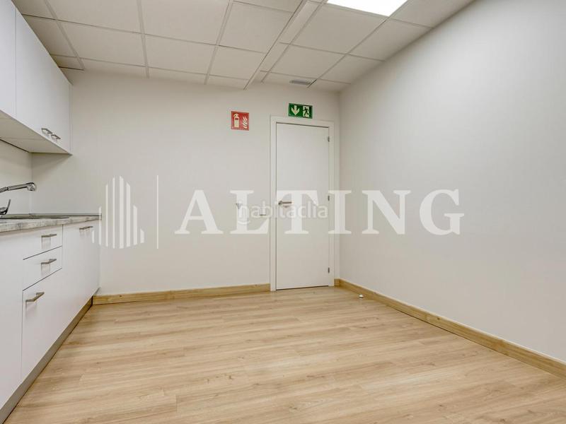 Foto 3e0ddb21-5e2f-47af-9d6f-96da98b3b26e. Miete büro in calle travessera de les corts 241 in Barcelona